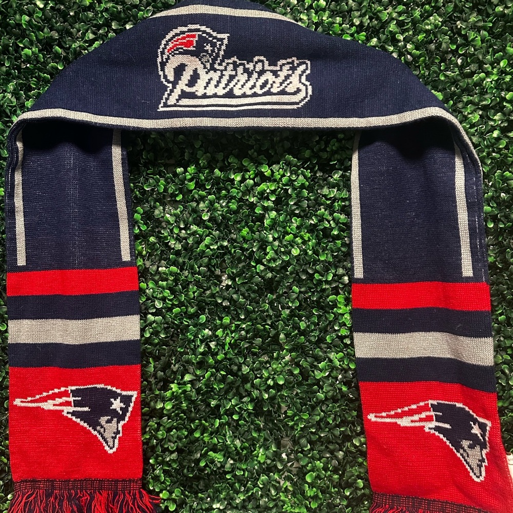 Patriots Navy and Red Scarf